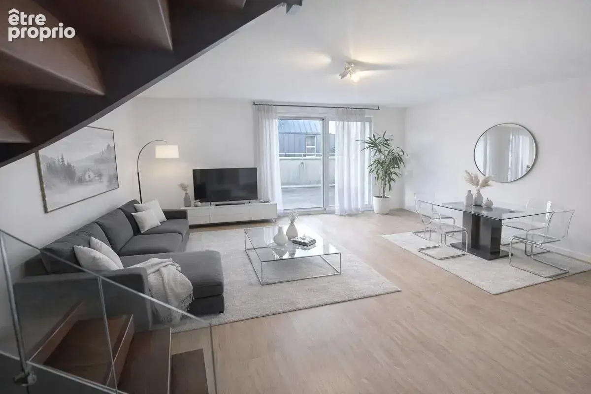 SURZUR Appartement T3 en DUPLEX de 67,70 m2, lumineux. À pied du bourg - photo 2
