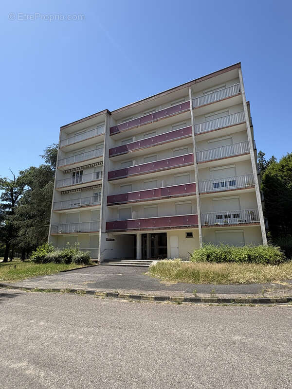 EN EXCLUSIVITÉ   Appartement avec balcon et vue dégagée sur parc   Vierzon - photo 9