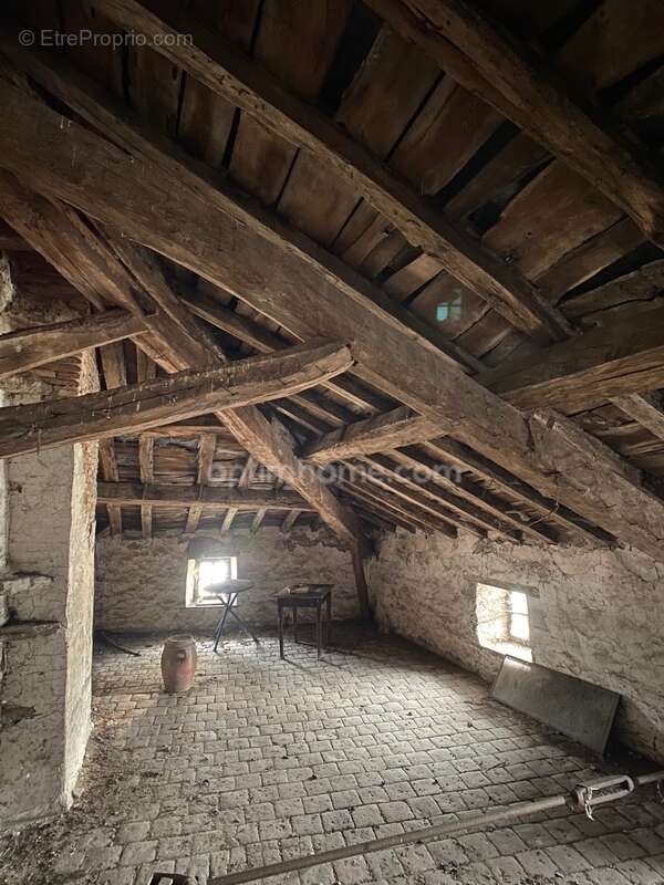 Maison à CHATEAUPONSAC