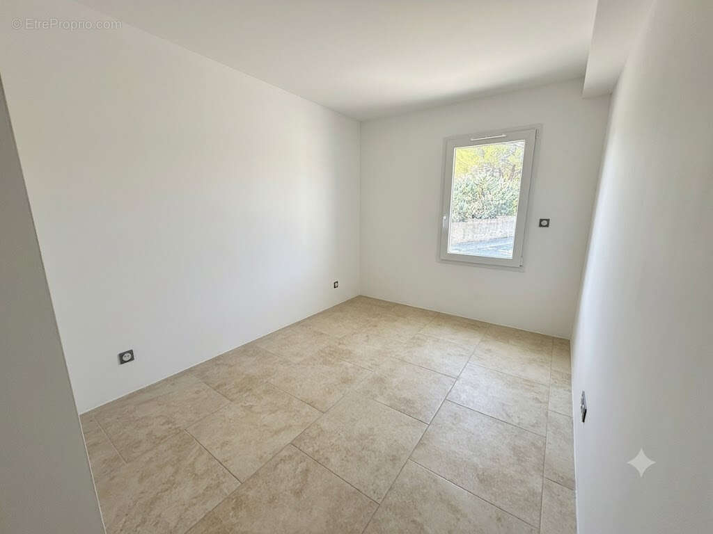 Maison Saint Maximin La Sainte Baume 4 pièce(s) 76.76 m2 - photo 5