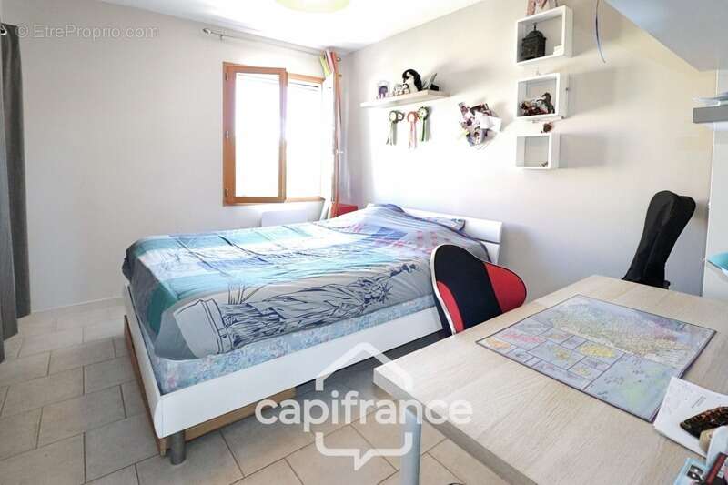 Maison à SAINT-CYR-SUR-MER