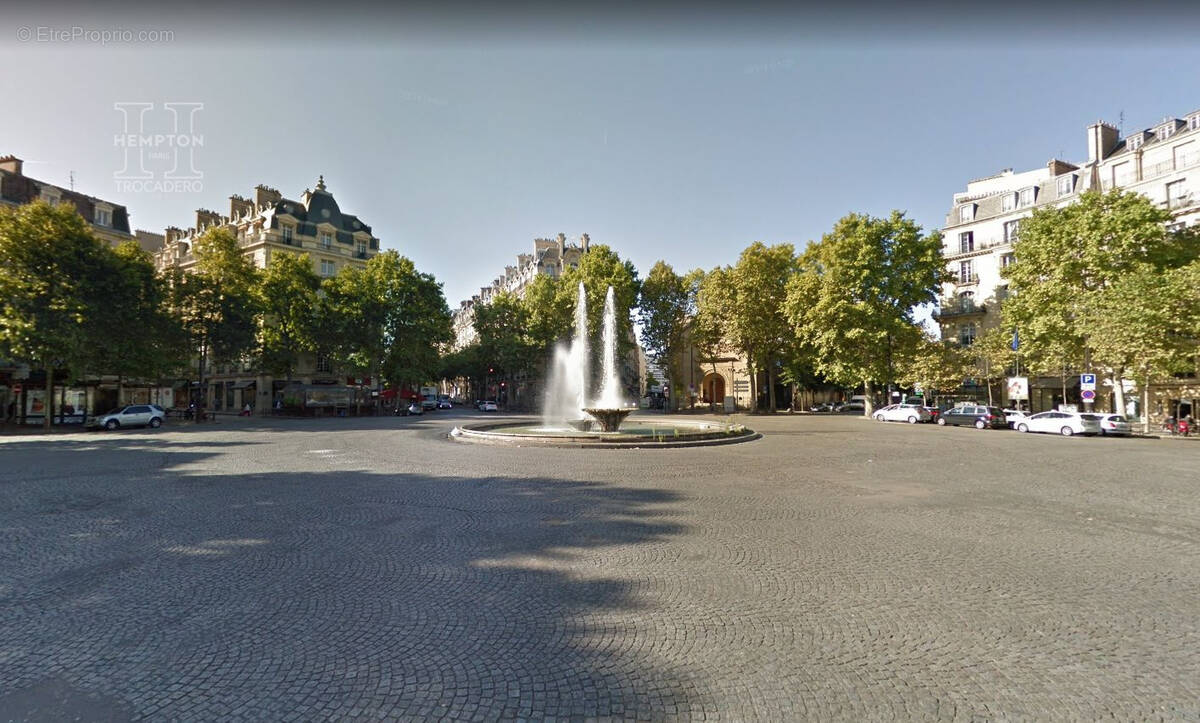 Appartement à PARIS-16E