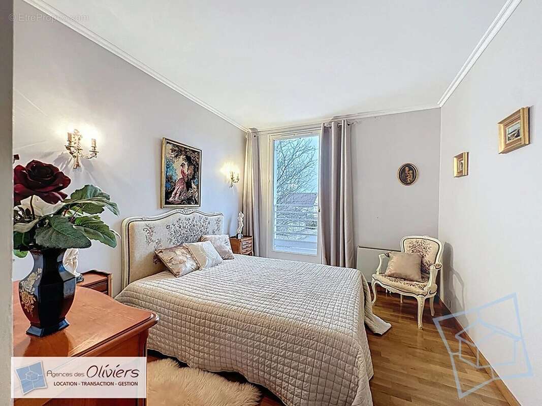 Maison à VOISINS-LE-BRETONNEUX