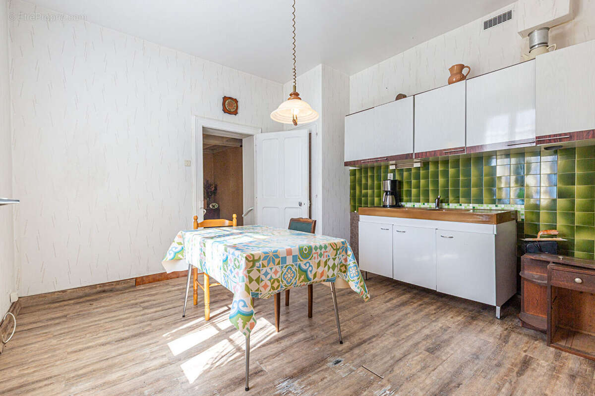 Agence immobiliere laforet - co-exclusivite - "pâquerette" - annecy / cran-gevrier - maison 65,63m² - sous-sol complet avec 3 ca - photo 6