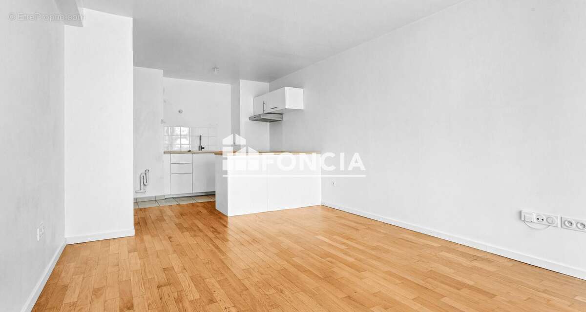 MASSY ATLANTIS – Appartement T3 COGEDIM avec une grande terrasse & parking, à 2 pas de la Gare TGV/RER ! - photo 5