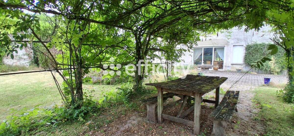 Maison 251 m² à Saint-Christophe-Le-Jajolet  - photo 16