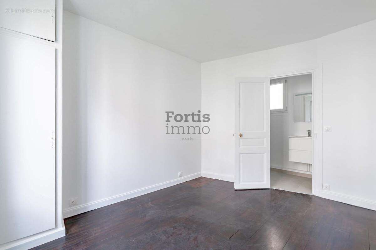 Appartement à LEVALLOIS-PERRET