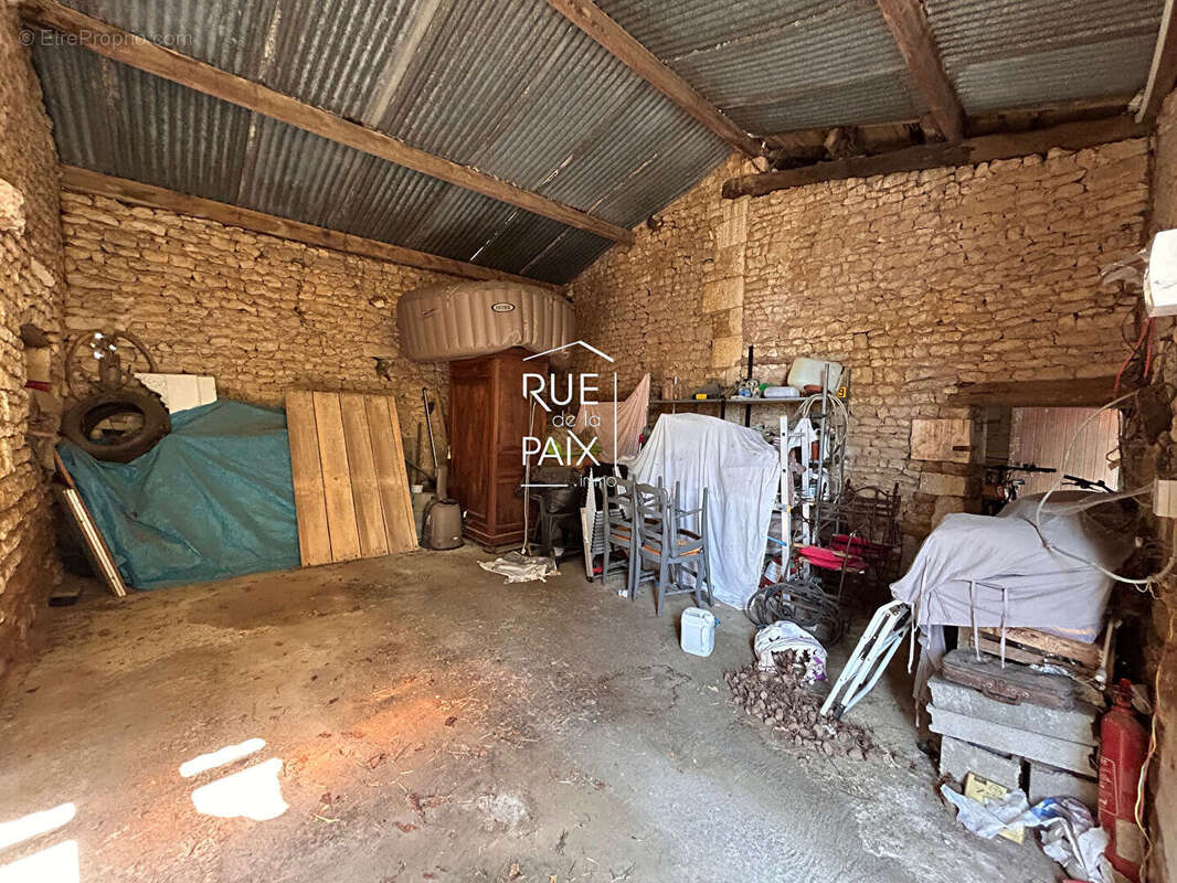 Maison à AZAY-LE-BRULE