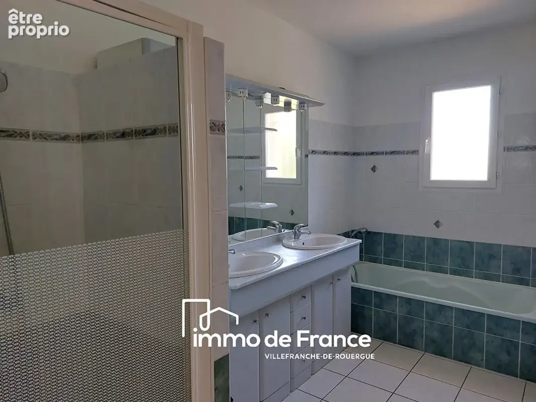 Maison T5/6 , 212m² habitables sous sol avec garage, terrain et piscine. - photo 11