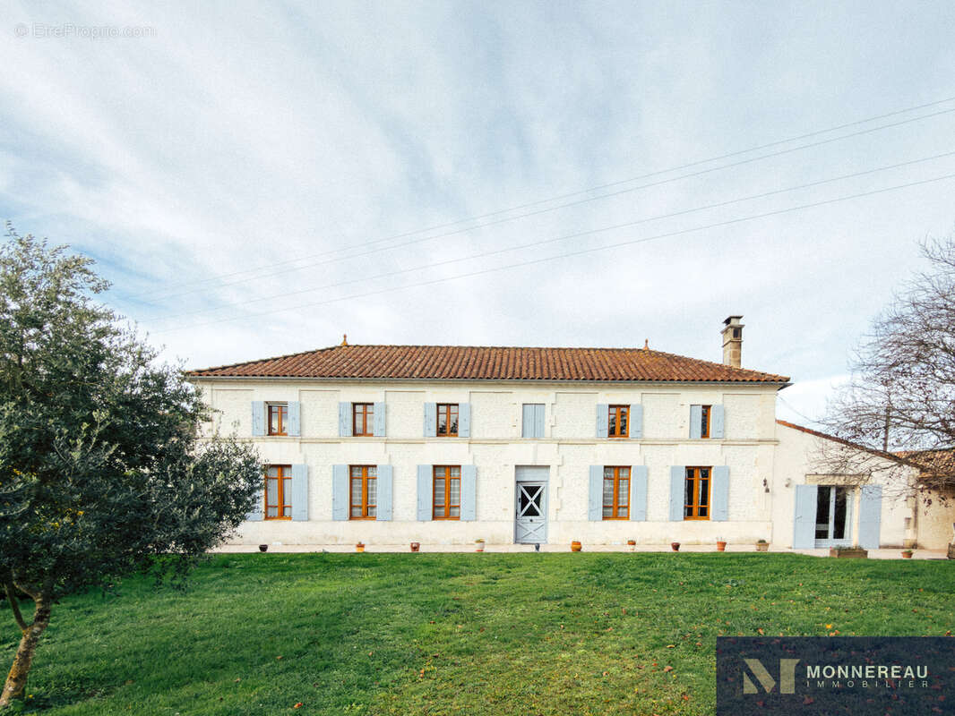 Maison à BAIGNES-SAINTE-RADEGONDE