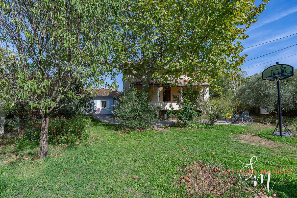 Facade et jardin - Maison à BOURG-DE-PEAGE
