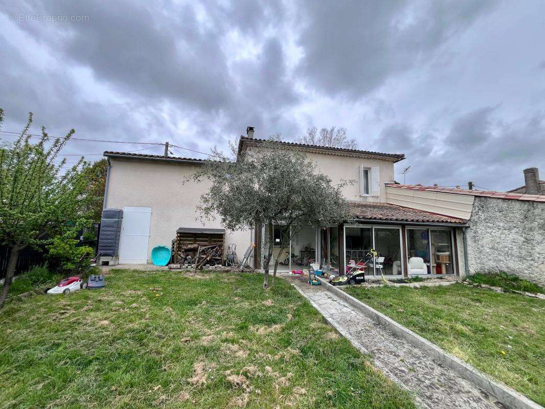 Maison à YVRAC