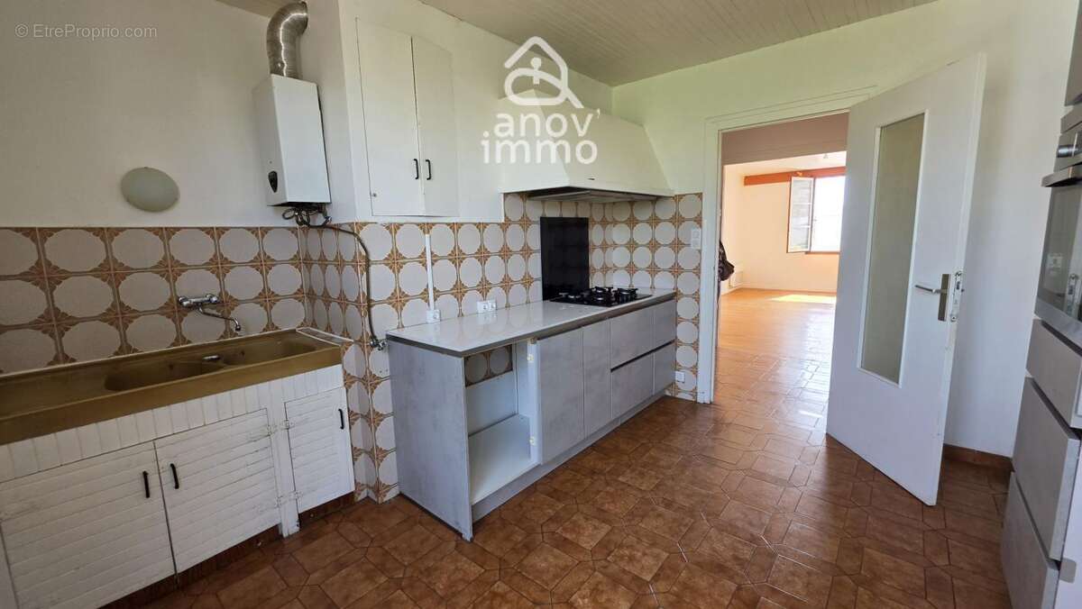 Appartement 80 m2 dernier étage - à rénover - idéal investis - photo 4