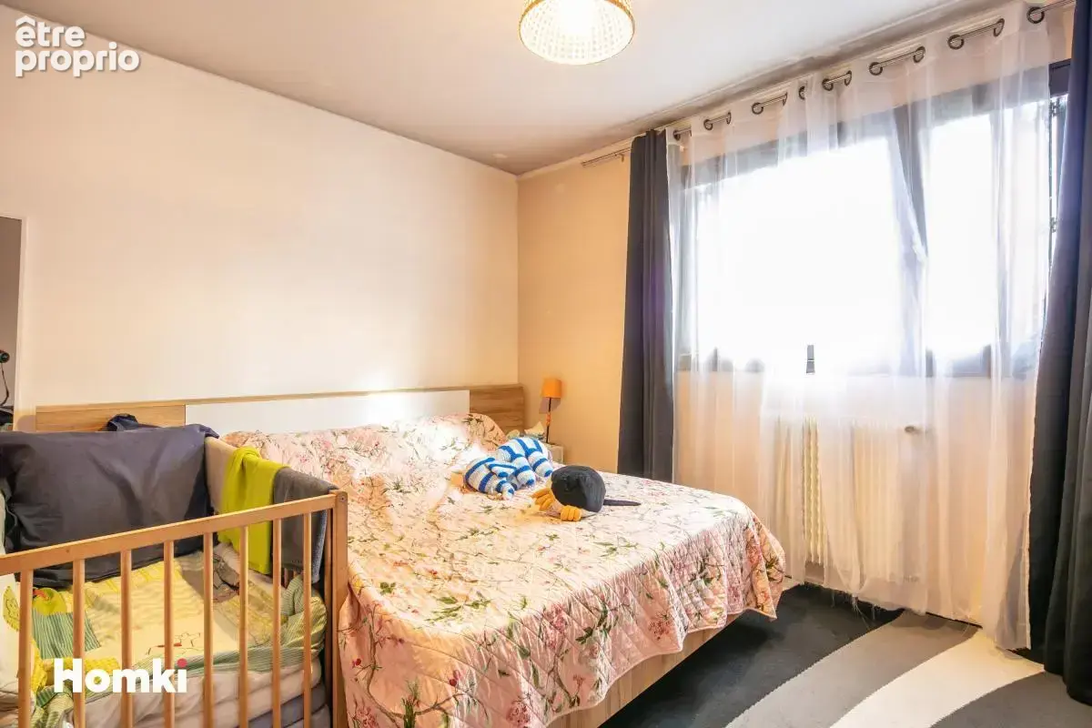 T4 lumineux avec 3 chambres, loggia et ascenseur – Beau potentiel d’aménagement - photo 7