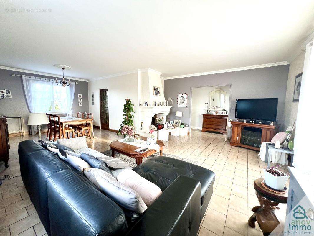 Maison à FONTAINE-LE-COMTE