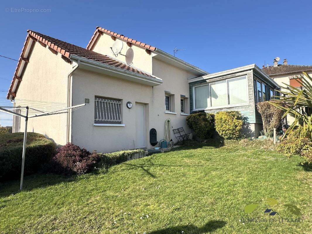 Maison à PEYRAT-LE-CHATEAU