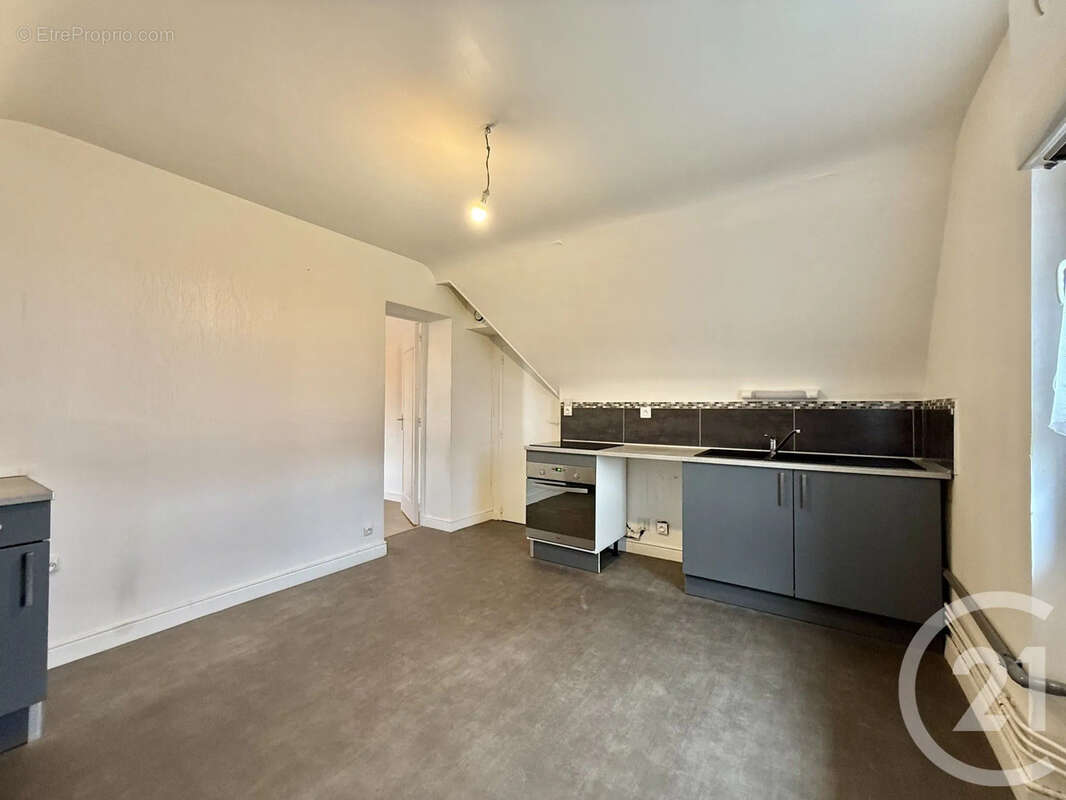 Appartement à YZEURE
