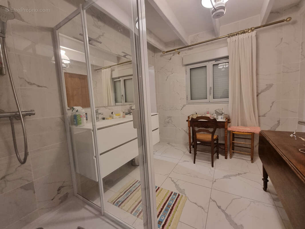 Maison à FOX-AMPHOUX