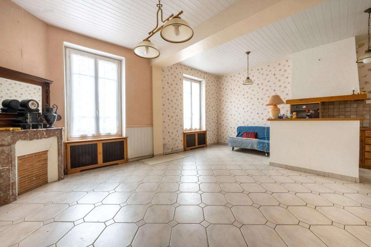 Maison ancienne 5 pièces avec grand terrain loué - photo 7