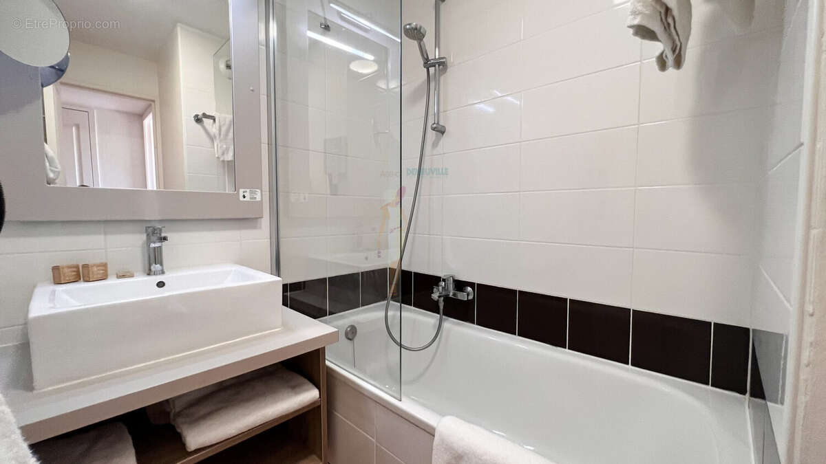 Appartement à LES ISSAMBRES