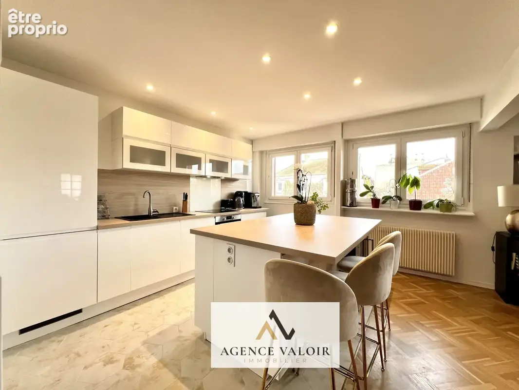 A Vendre Appartement F5 - 91 m2   2 chambres, bureau, 2 box, ascenseur et cave   Metz - photo 4