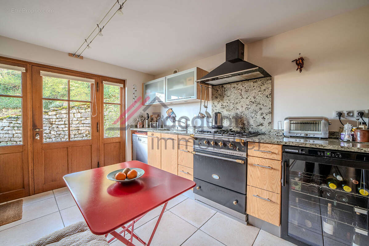 Maison à LONS-LE-SAUNIER