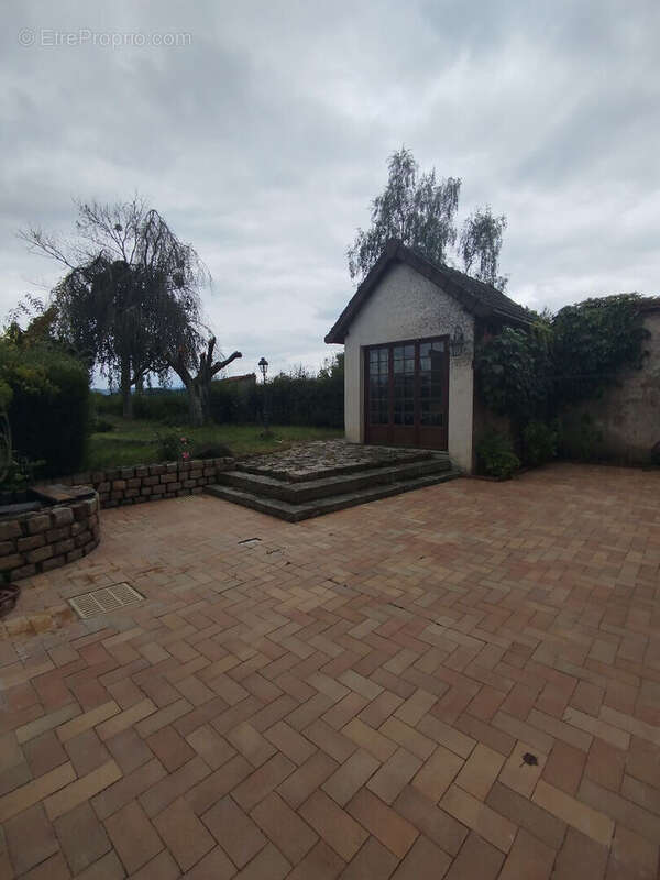 Maison à DRACY-SAINT-LOUP