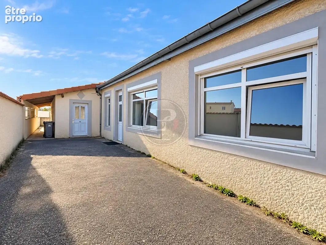 Maison 158 m² - Terrain 934 m² - Vue dégagée - Genilac - photo 11