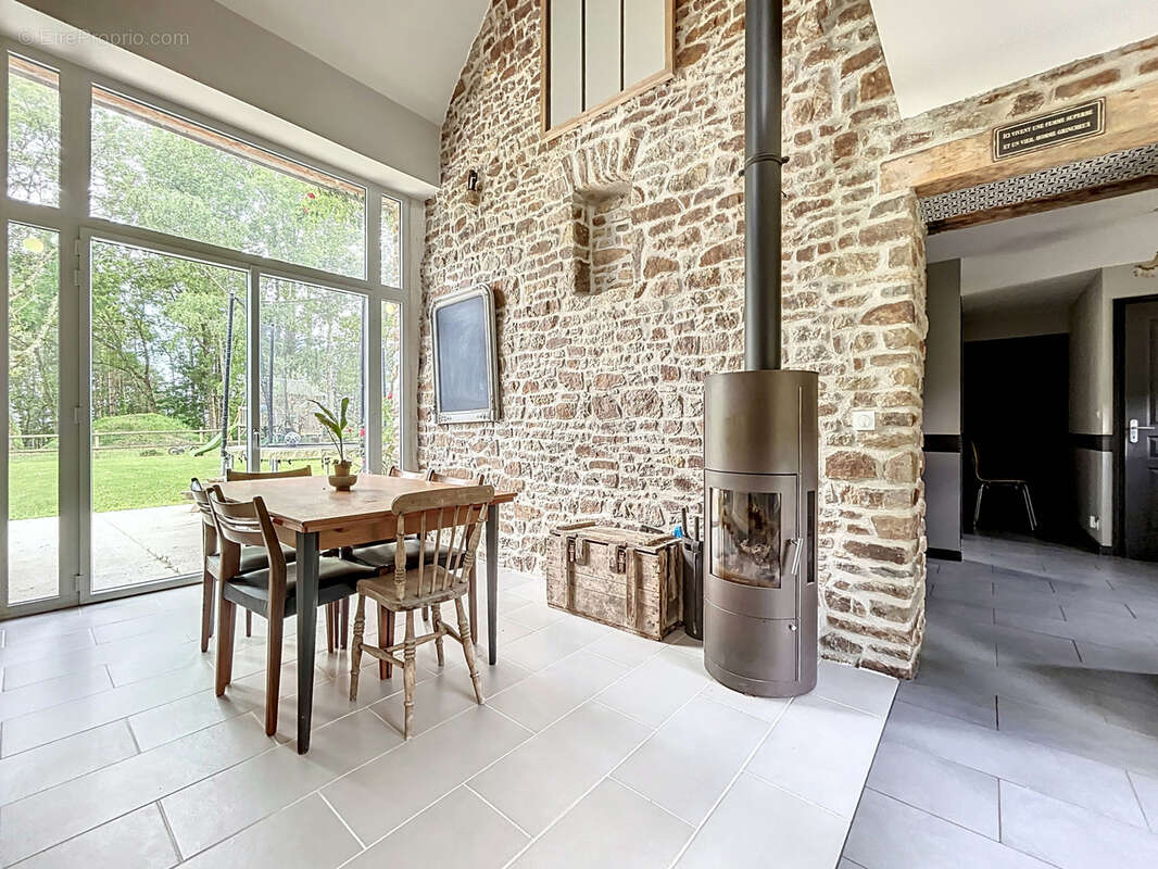 Maison à SAINT-MAURICE-EN-COTENTIN