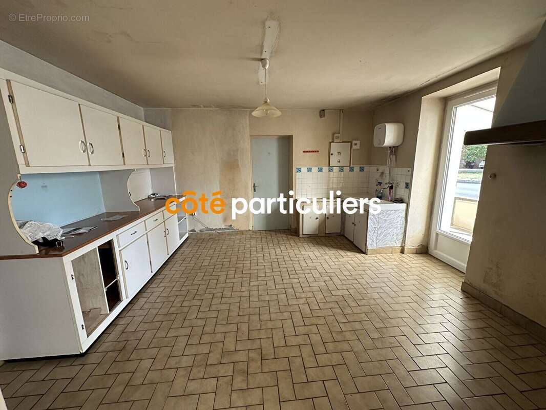 Maison à MOUZEUIL-SAINT-MARTIN