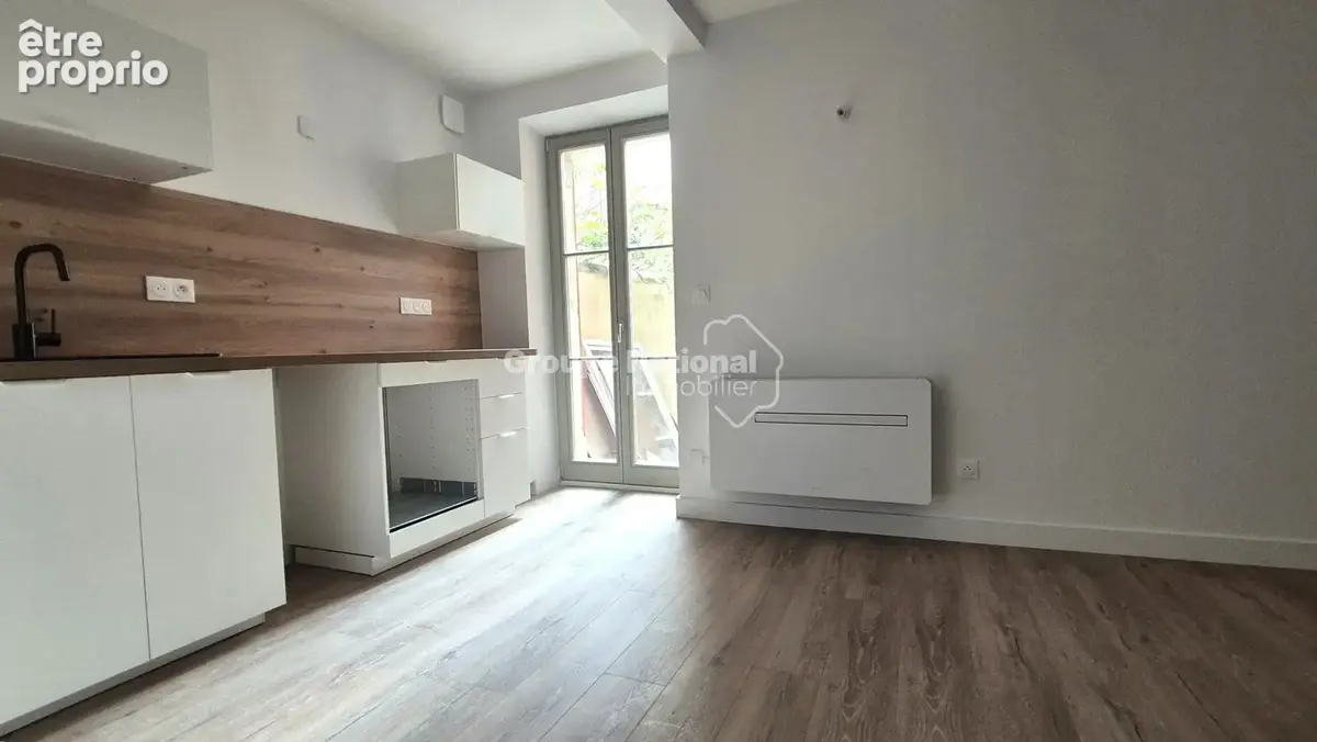 St didier appartement entierement renove avec cour - photo 2