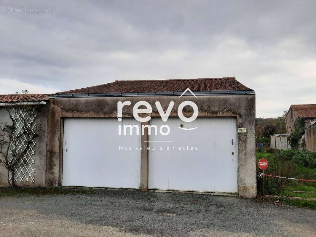 Maison à SAINT-REMY-EN-MAUGES