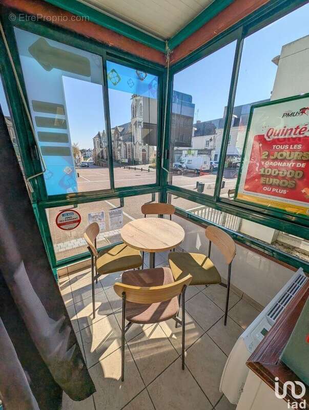 Photo 4 - Commerce à LA SUZE-SUR-SARTHE