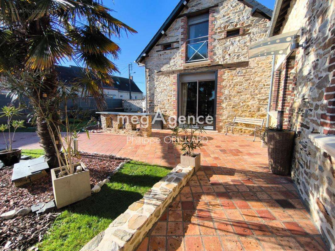 Maison à BOURG-L&#039;EVEQUE