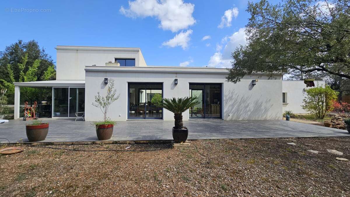 Maison à REGUSSE