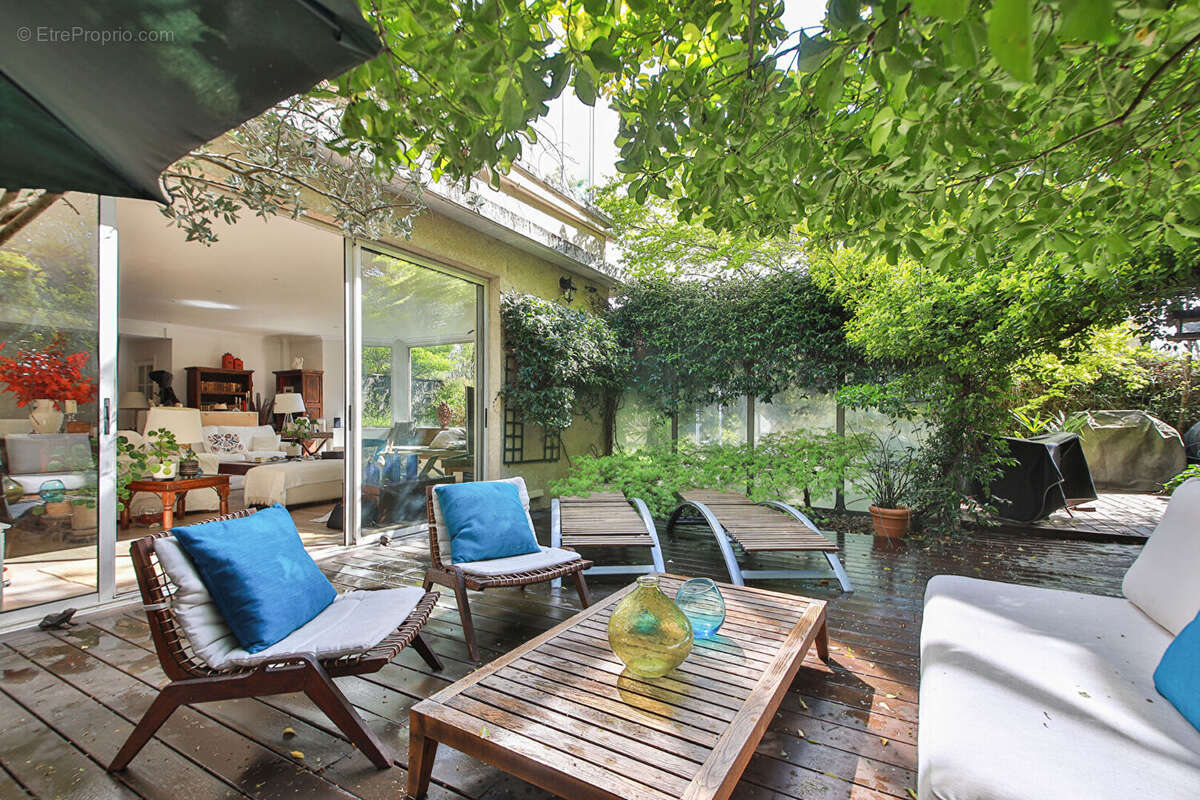 Appartement à SURESNES