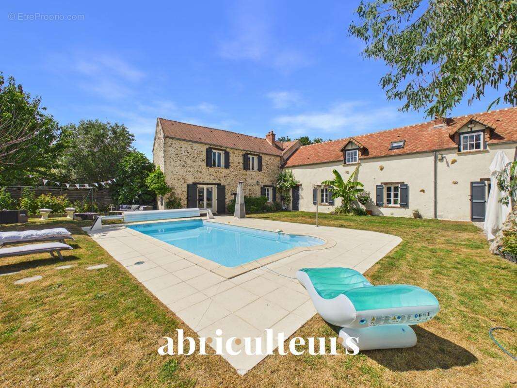 Maison de charme bucolique rénovée de 250m² à Vert le Grand (91810) - photo 2