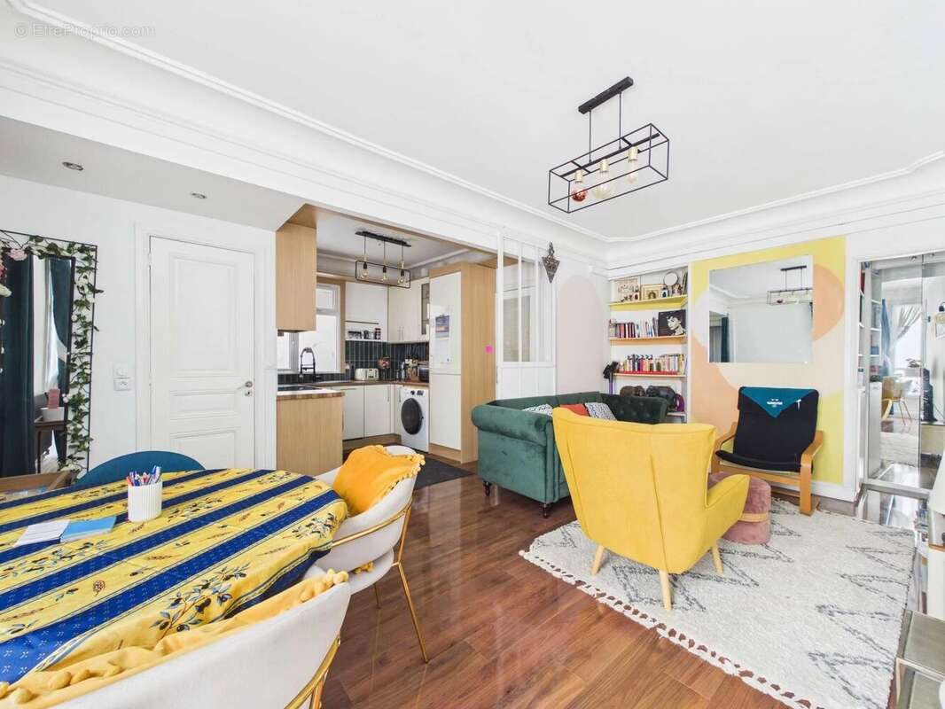 Appartement à PARIS-8E