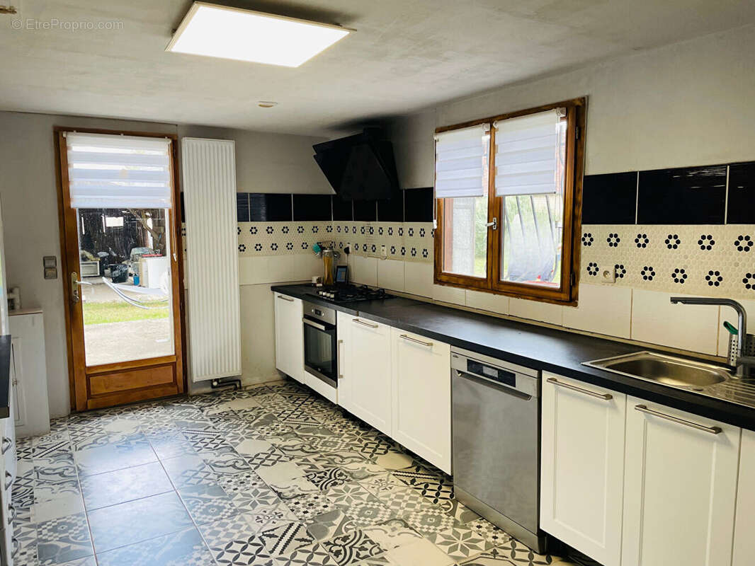 Maison à LA CELLE-SAINT-AVANT