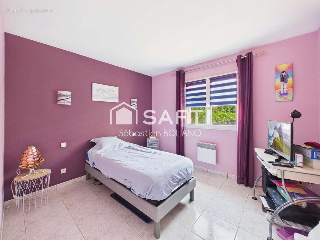 Maison 106 m² à Claira  - photo 7