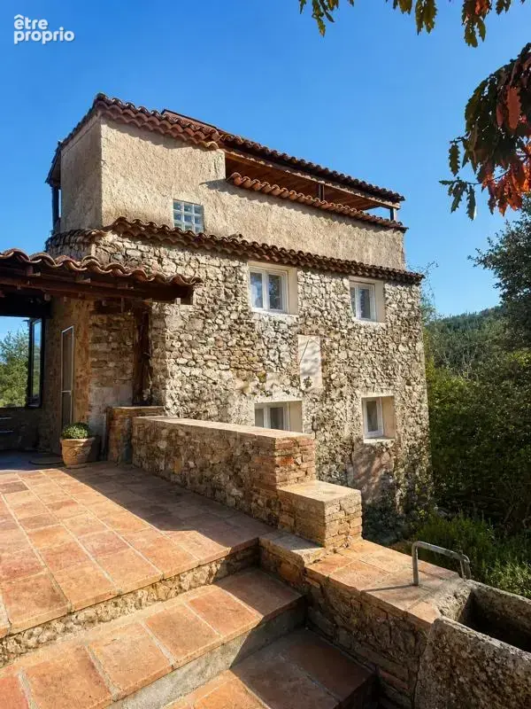 Maison de 4 pièces de 210 m² à Tornac - photo 2