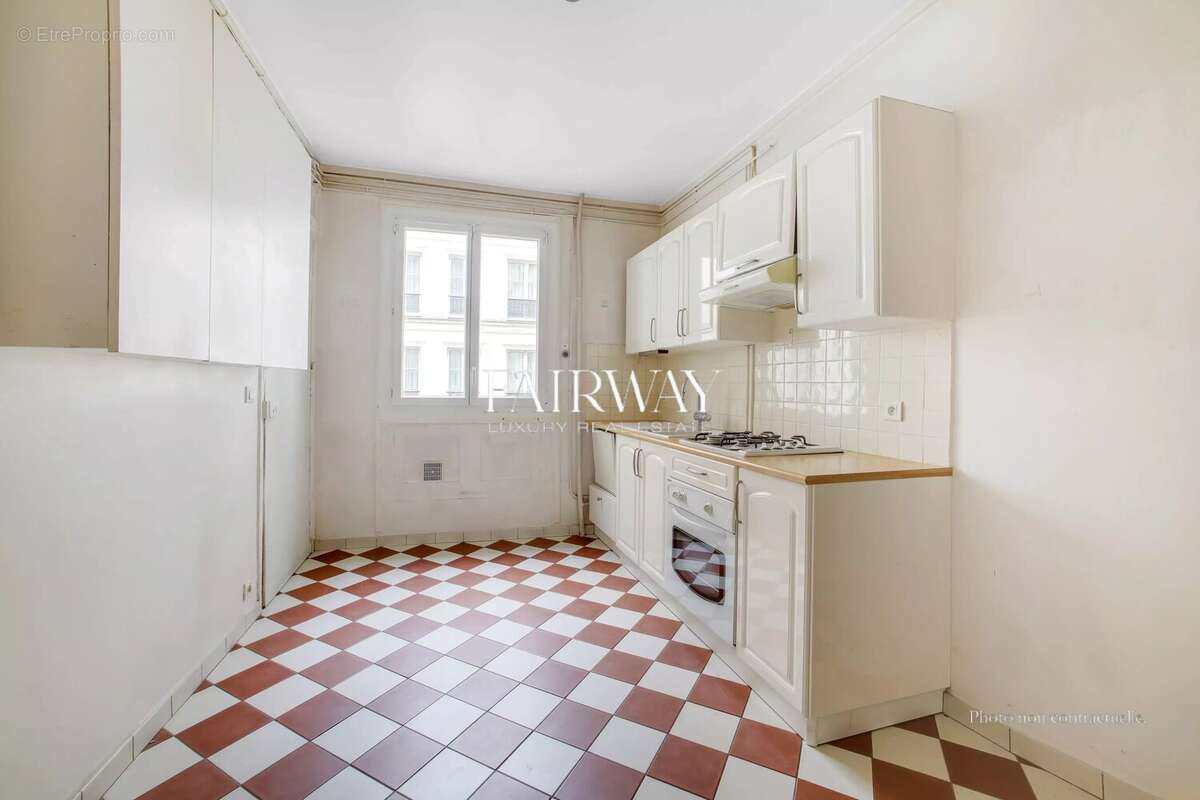 Appartement à PARIS-8E
