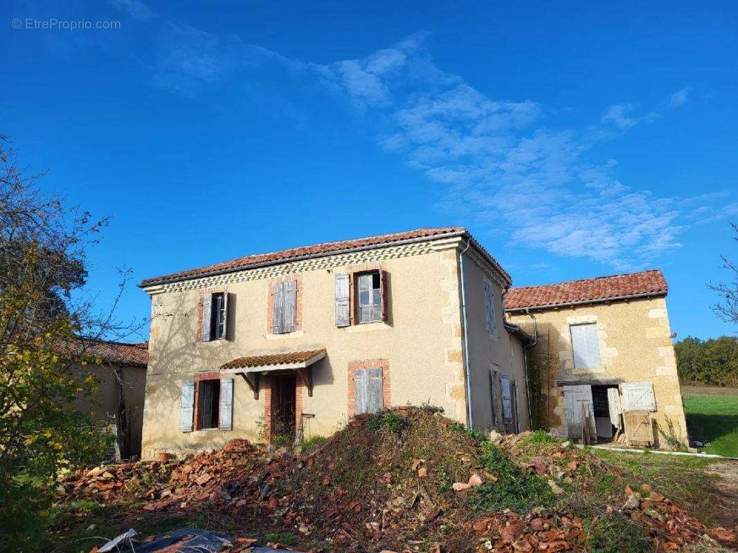 Maison à PAVIE