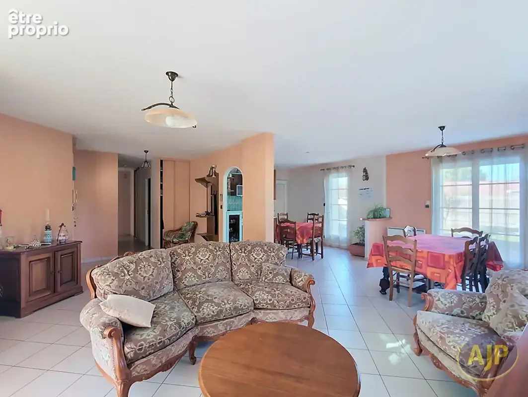 Maison de plain-pied sur une parcelle de + 1000 m² - photo 3