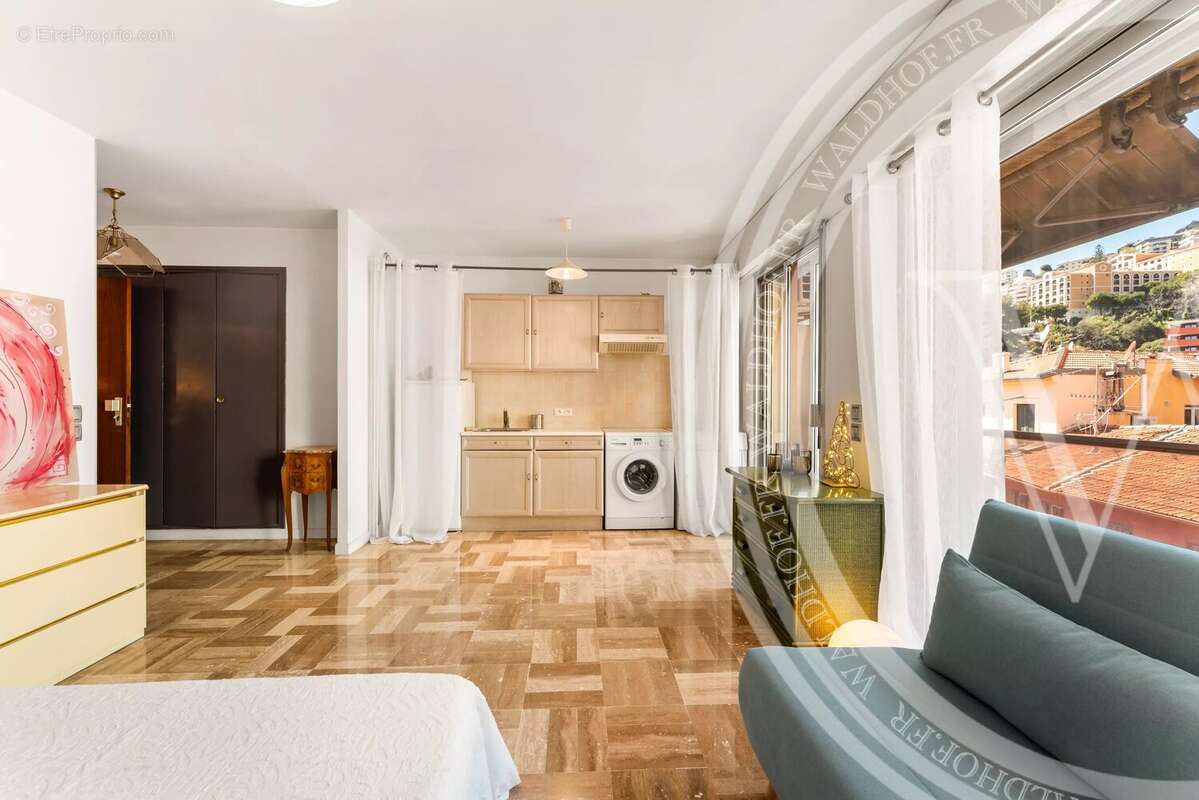 Appartement à ROQUEBRUNE-CAP-MARTIN