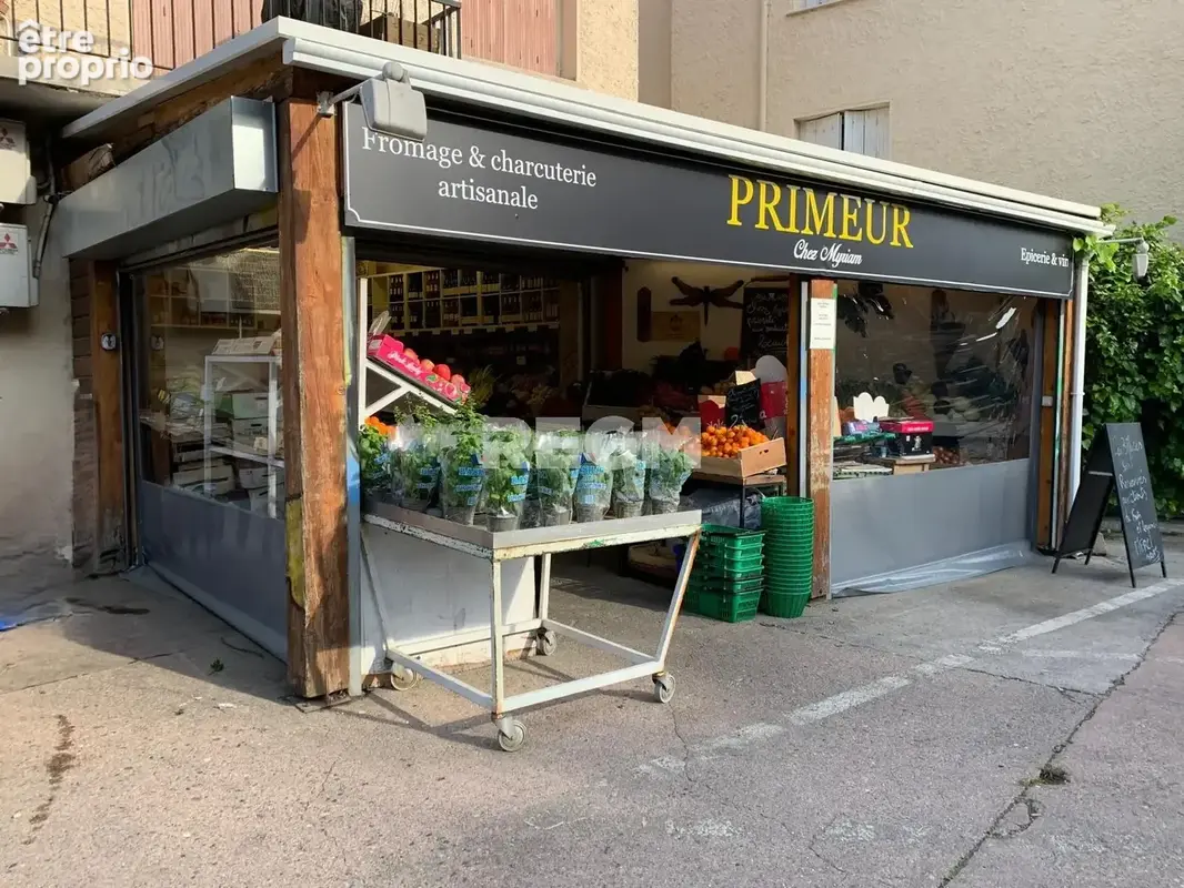 À CÉDER   Commerce alimentaire rentable, établi depuis 17 ans, avec activité relais colis - photo 1