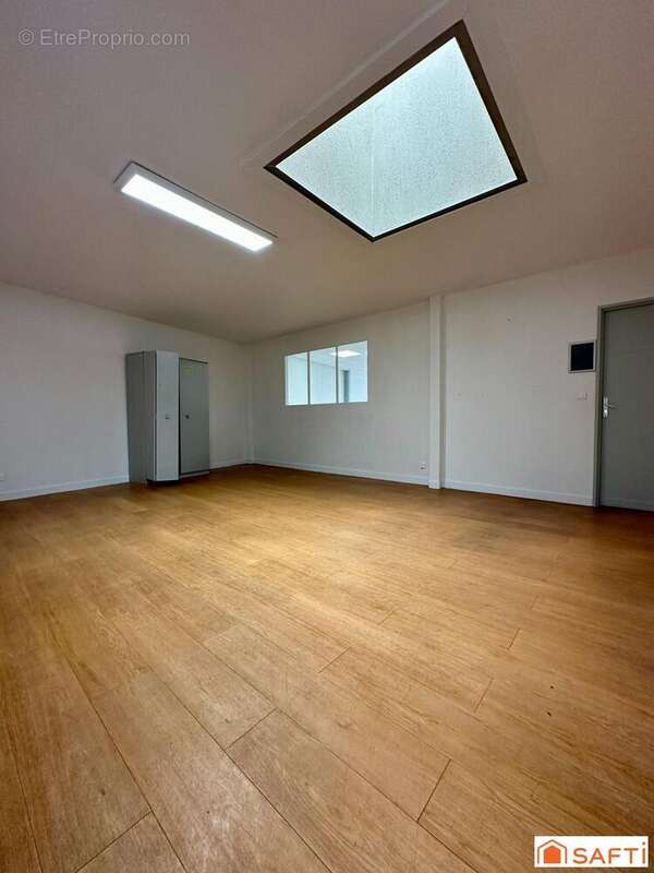 Photo 3 - Commerce à NEVERS