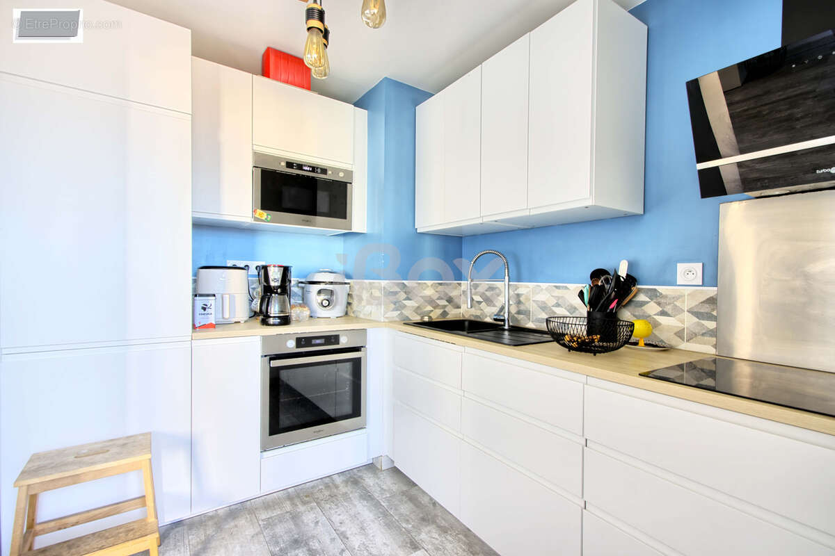 Exclusivité Toulon Est, appartement T4 traversant en dernier étage. - photo 3