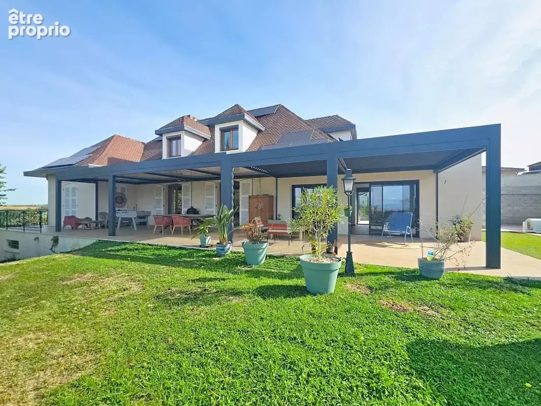 Maison - 4 Chambres - Possibilité 5 - Bureau - Sous sol complet - Garage - Piscine - Jardin - Magnifique vue - photo 4