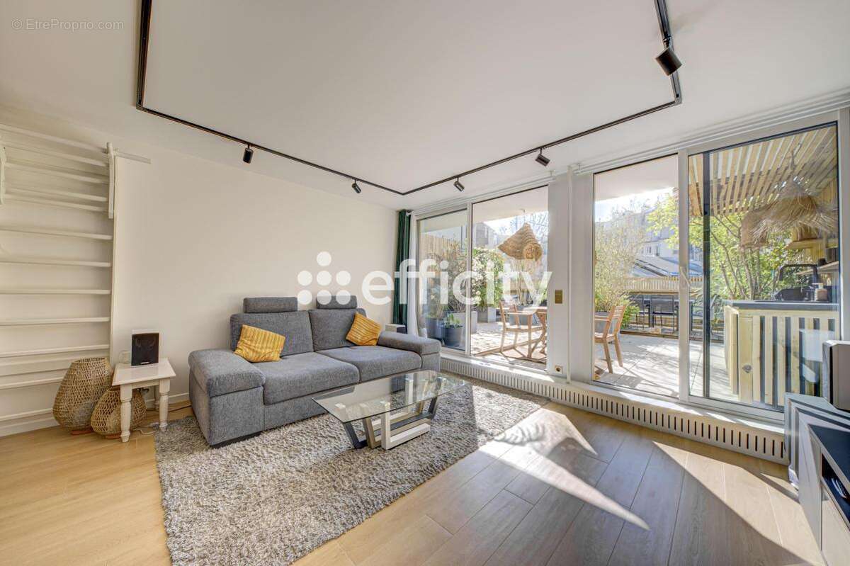 Appartement à PARIS-17E